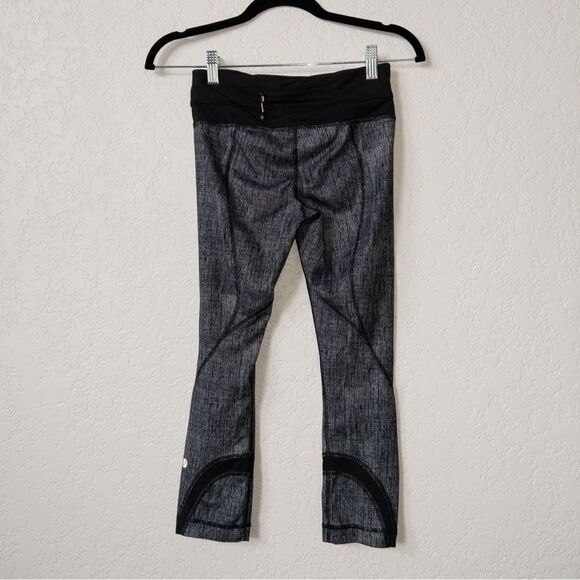 Lululemon Burlap Texture‎ Black Dune Run Inspire Crop II Leggings Size 2 - Picture 3 of 7